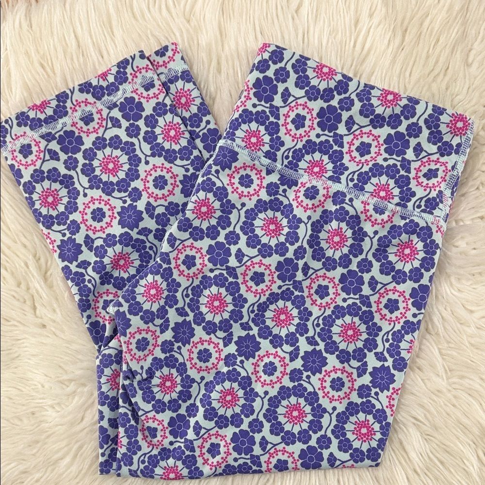 Lululemon Athletica Blue and Pink Floral Capri Leggings Size 10